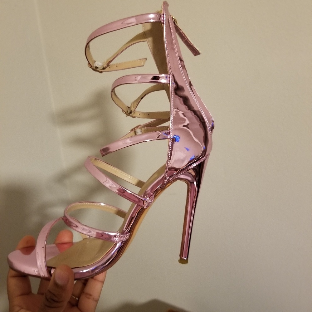 Heels - Picture 4 of 4